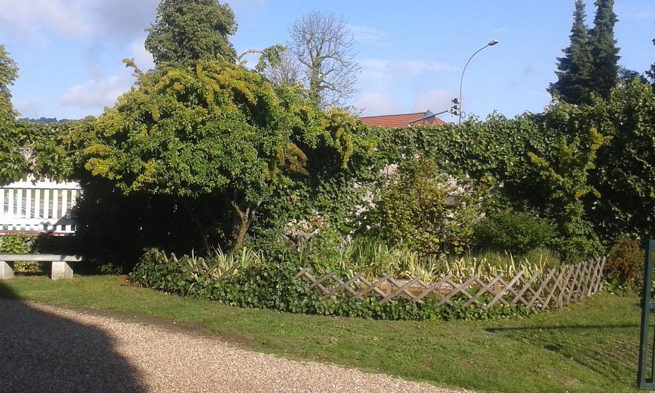 Hotel Au Chateau Blanc Saint-Aubin-les-Elbeuf Bagian luar foto