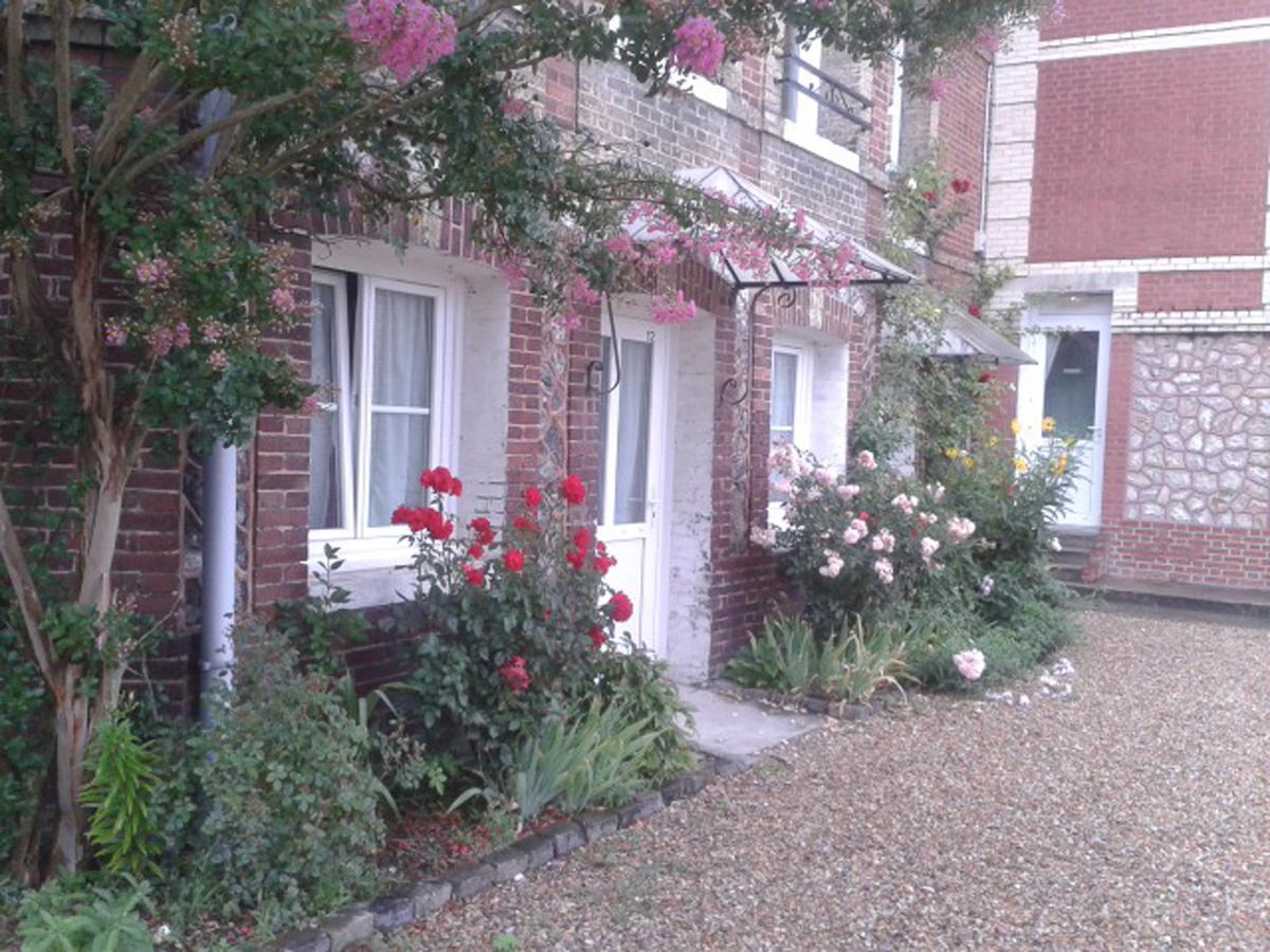 Hotel Au Chateau Blanc Saint-Aubin-les-Elbeuf Bagian luar foto