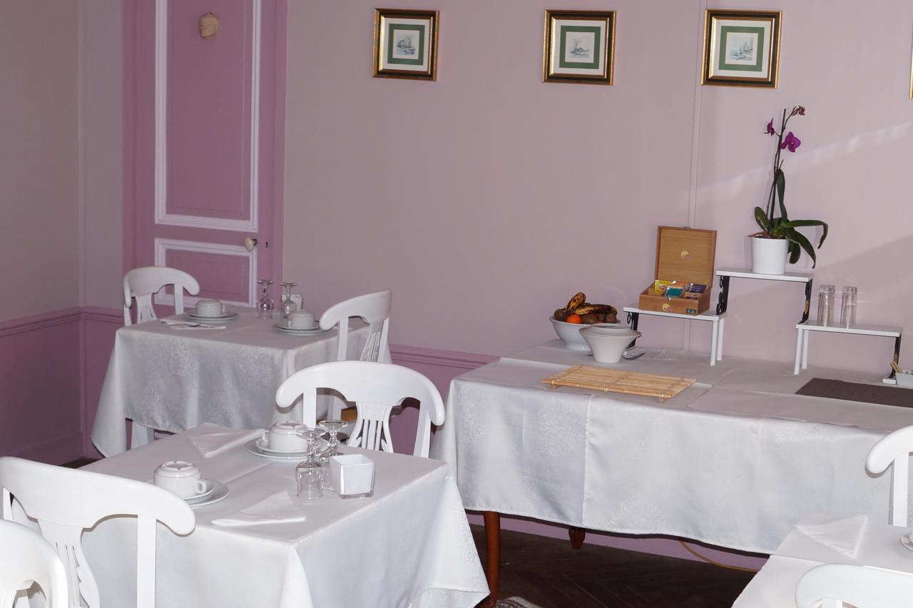 Hotel Au Chateau Blanc Saint-Aubin-les-Elbeuf Bagian luar foto