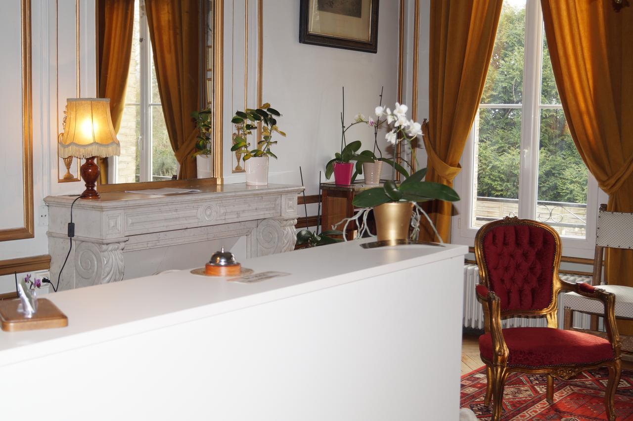 Hotel Au Chateau Blanc Saint-Aubin-les-Elbeuf Bagian luar foto