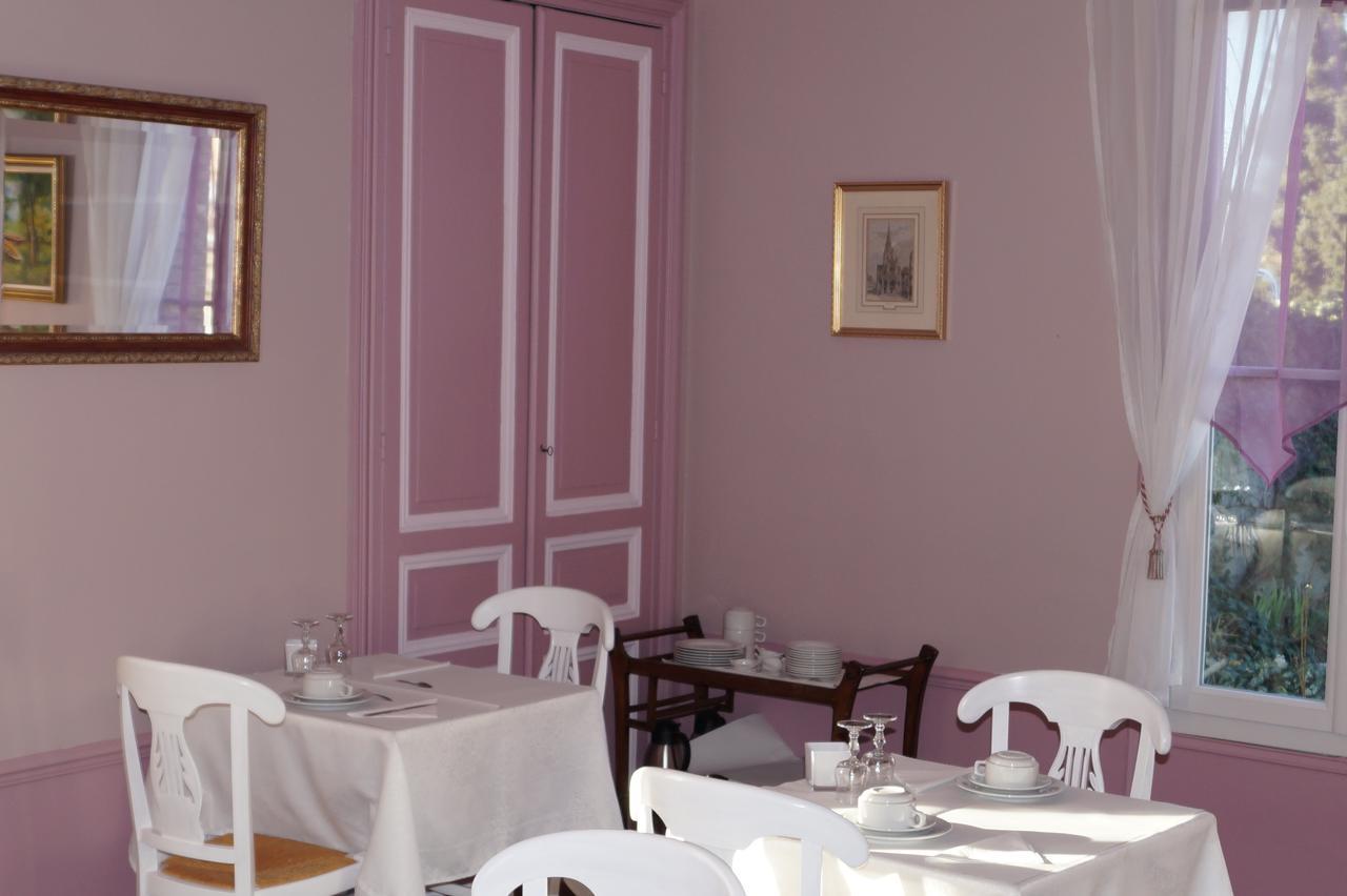 Hotel Au Chateau Blanc Saint-Aubin-les-Elbeuf Bagian luar foto